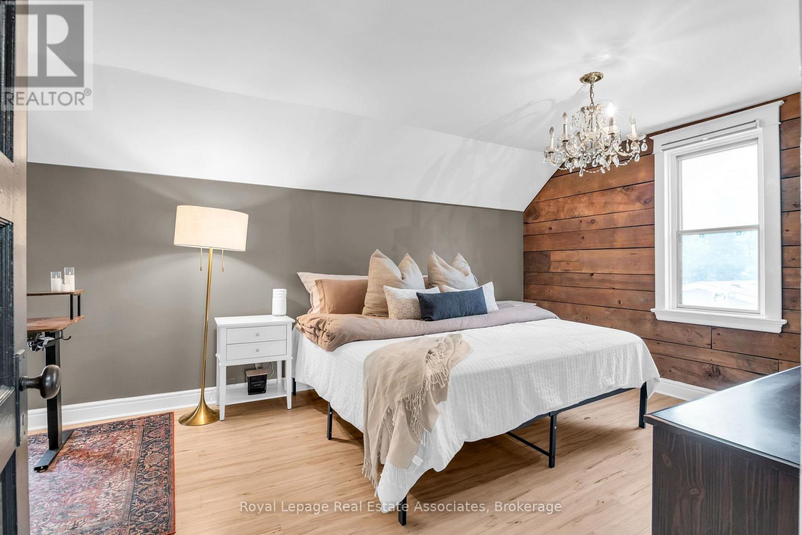 Photo 25 of 145 Margaret Street, Essa ON