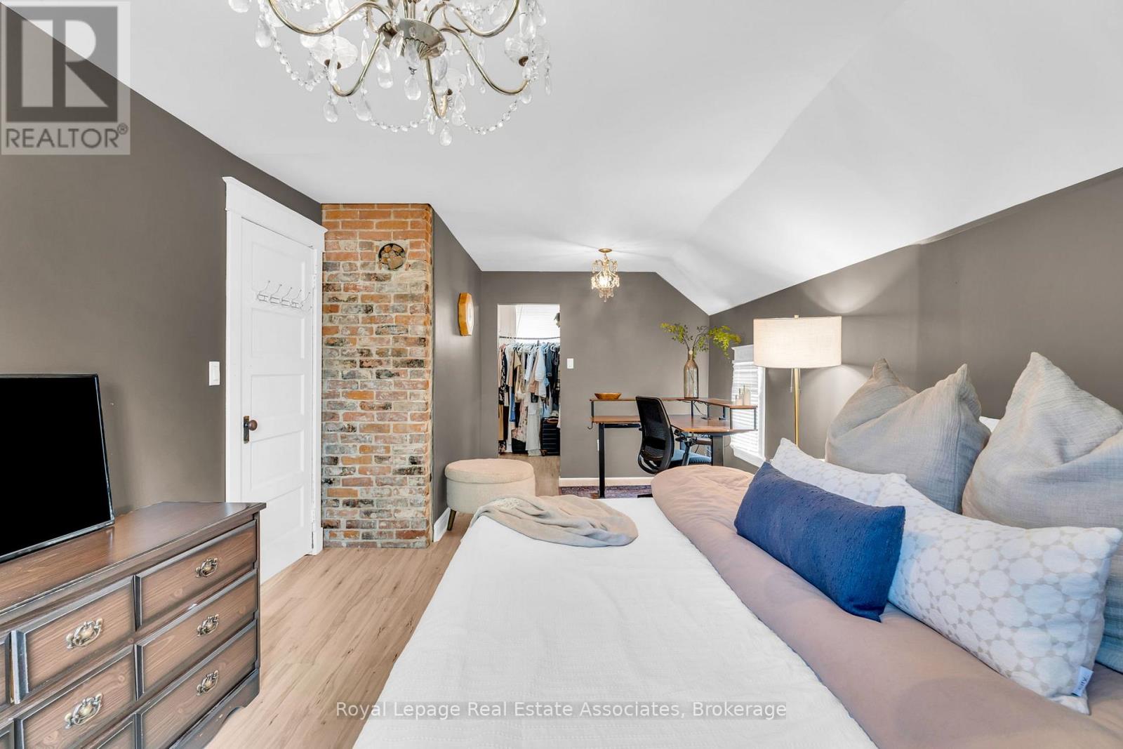 Photo 28 of 145 Margaret Street, Essa ON