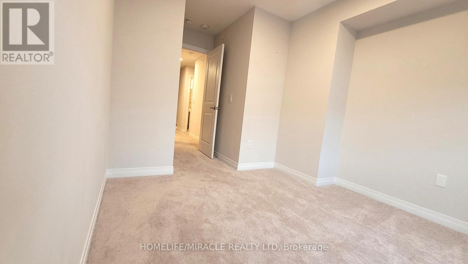 Photo 4 of 6 50 Baynes Way, Bradford West Gwillimbury ON