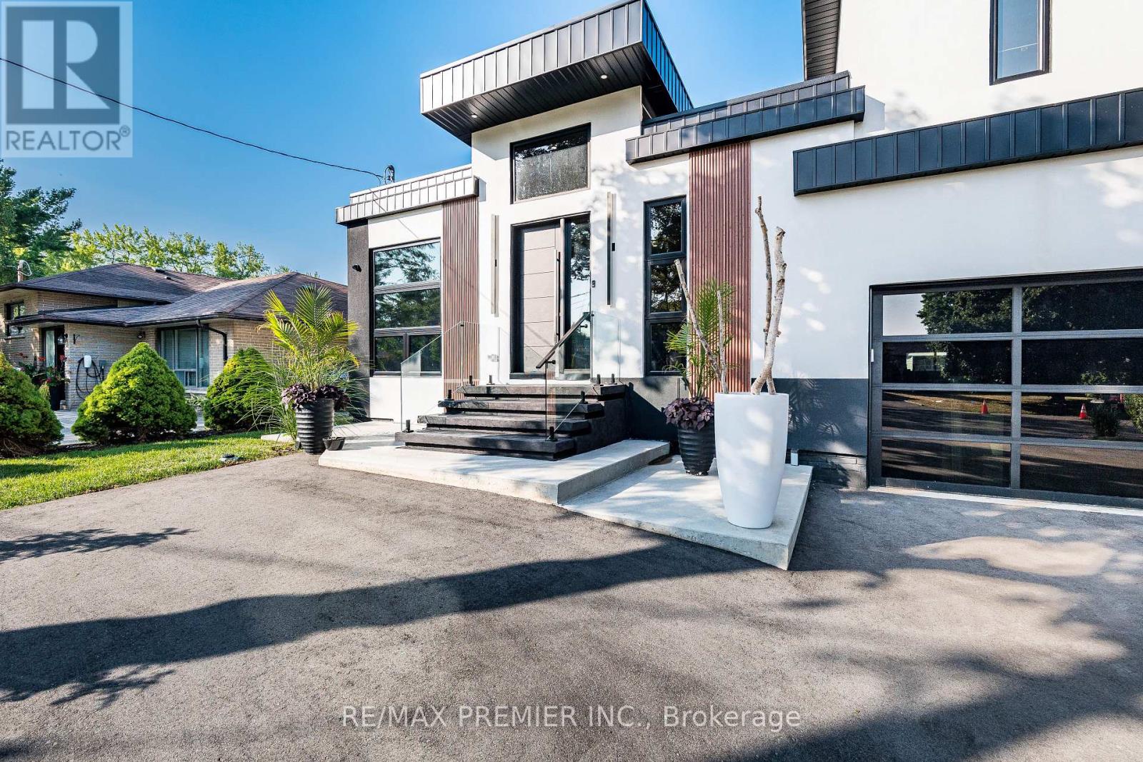 Photo 4 of 24 Gosling Road, Vaughan ON