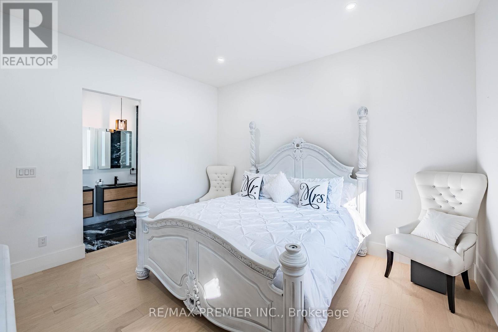 Photo 41 of 24 Gosling Road, Vaughan ON