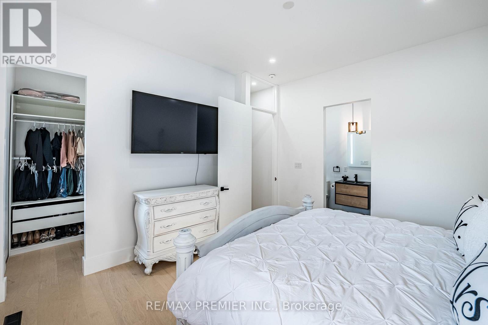Photo 42 of 24 Gosling Road, Vaughan ON