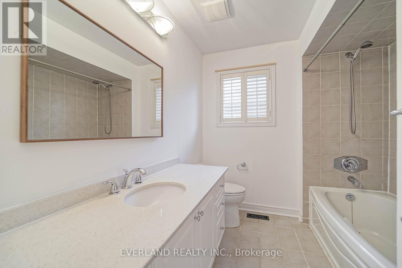 Photo 3 of 187 Silver Linden Drive, Richmond Hill ON