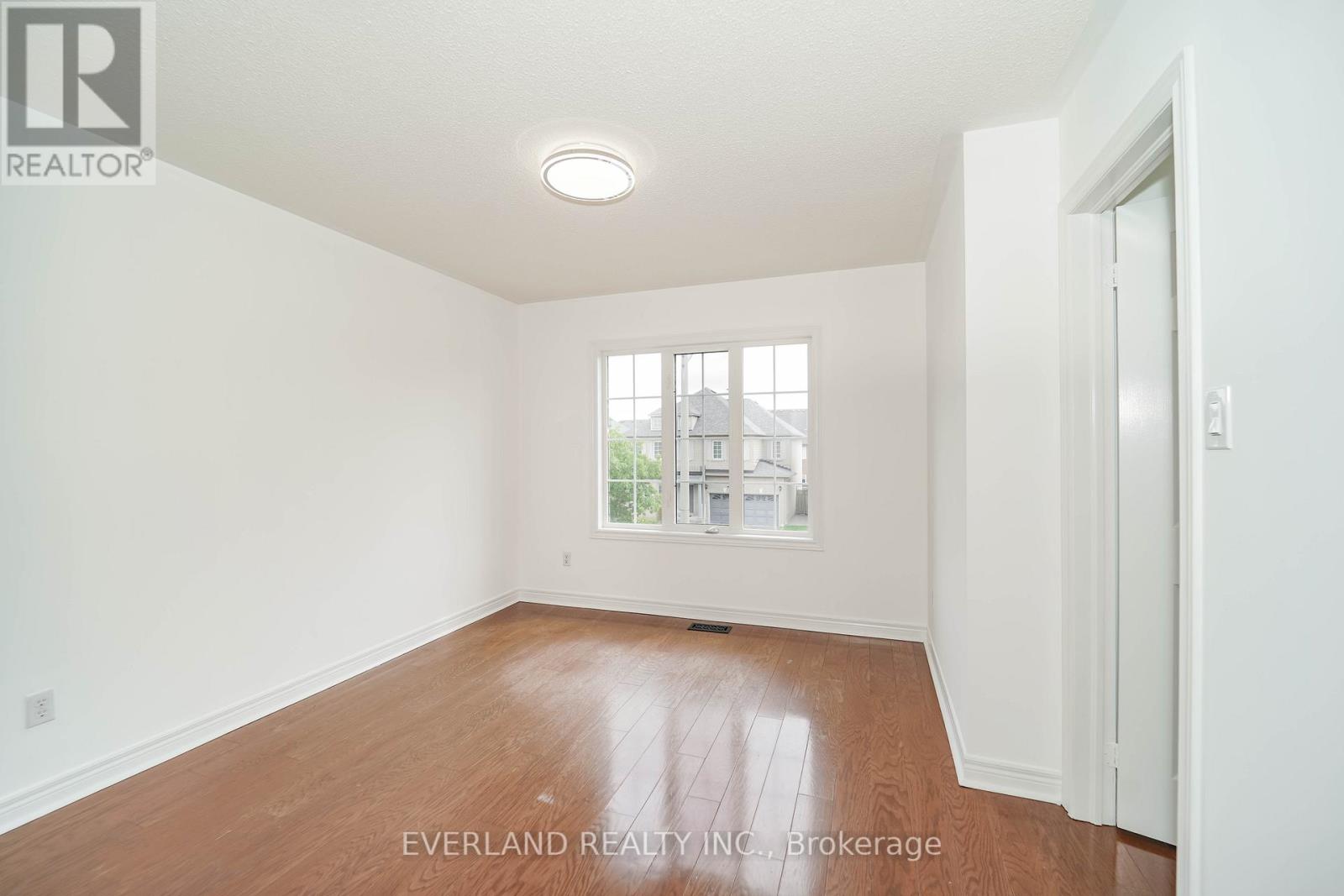 Photo 19 of 187 Silver Linden Drive, Richmond Hill ON