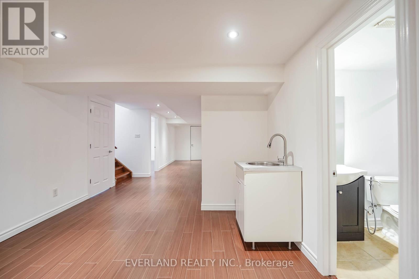 Photo 24 of 187 Silver Linden Drive, Richmond Hill ON
