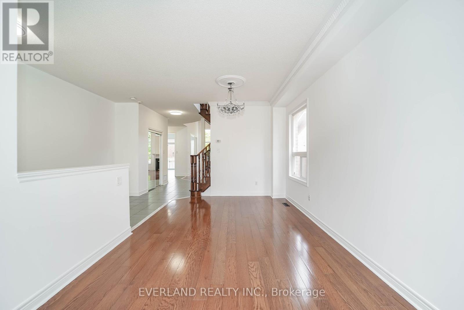 Photo 4 of 187 Silver Linden Drive, Richmond Hill ON