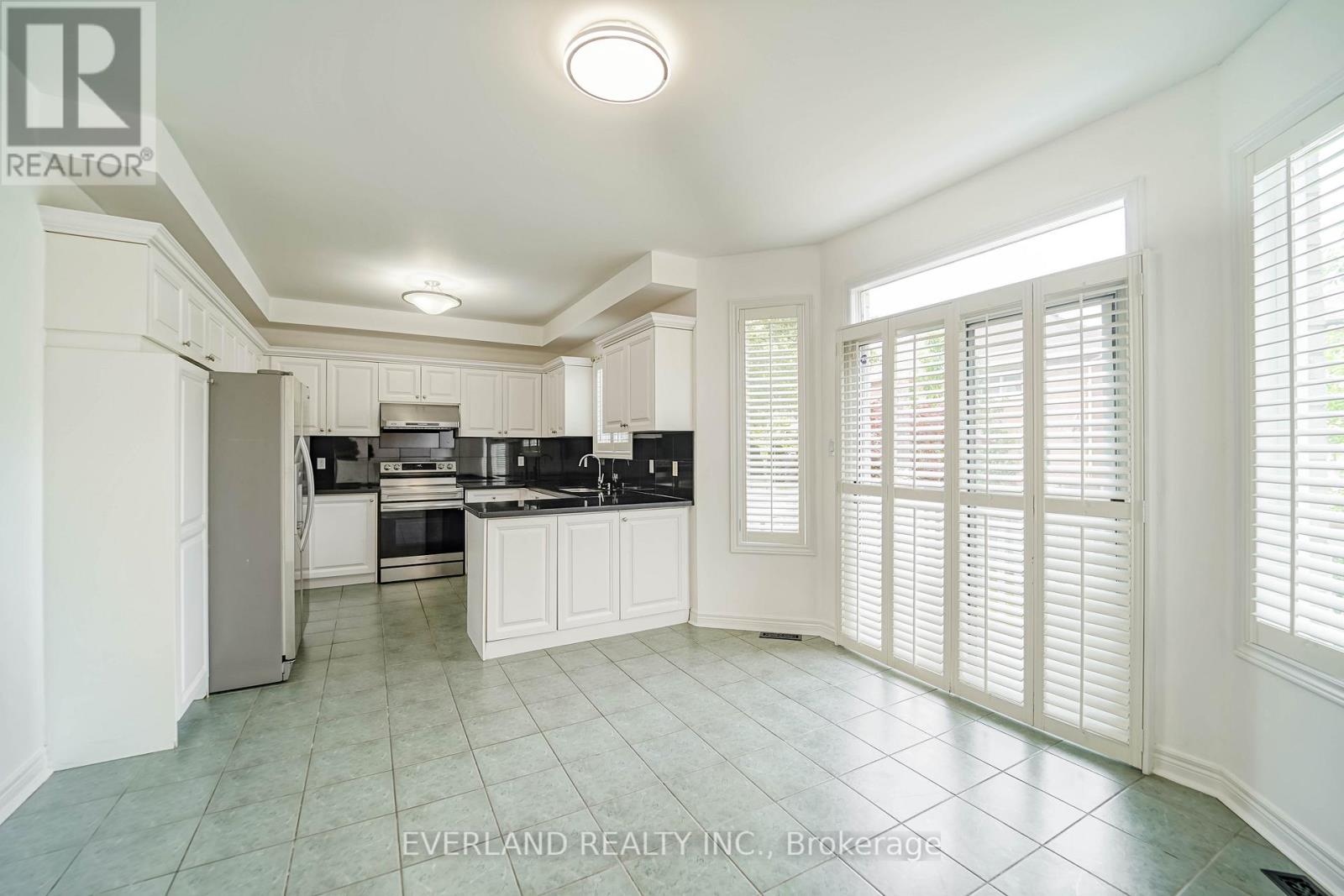 Photo 7 of 187 Silver Linden Drive, Richmond Hill ON
