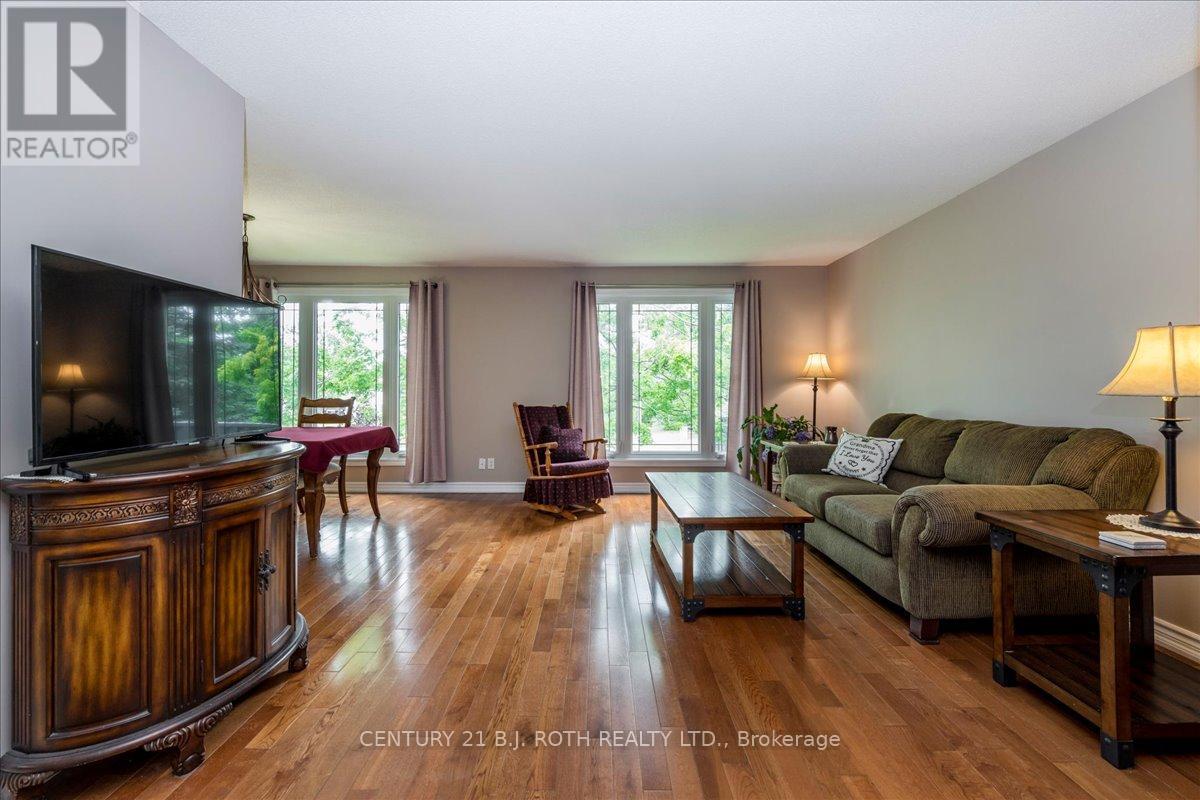 Photo 5 of 2834 Dempster Avenue, Innisfil ON