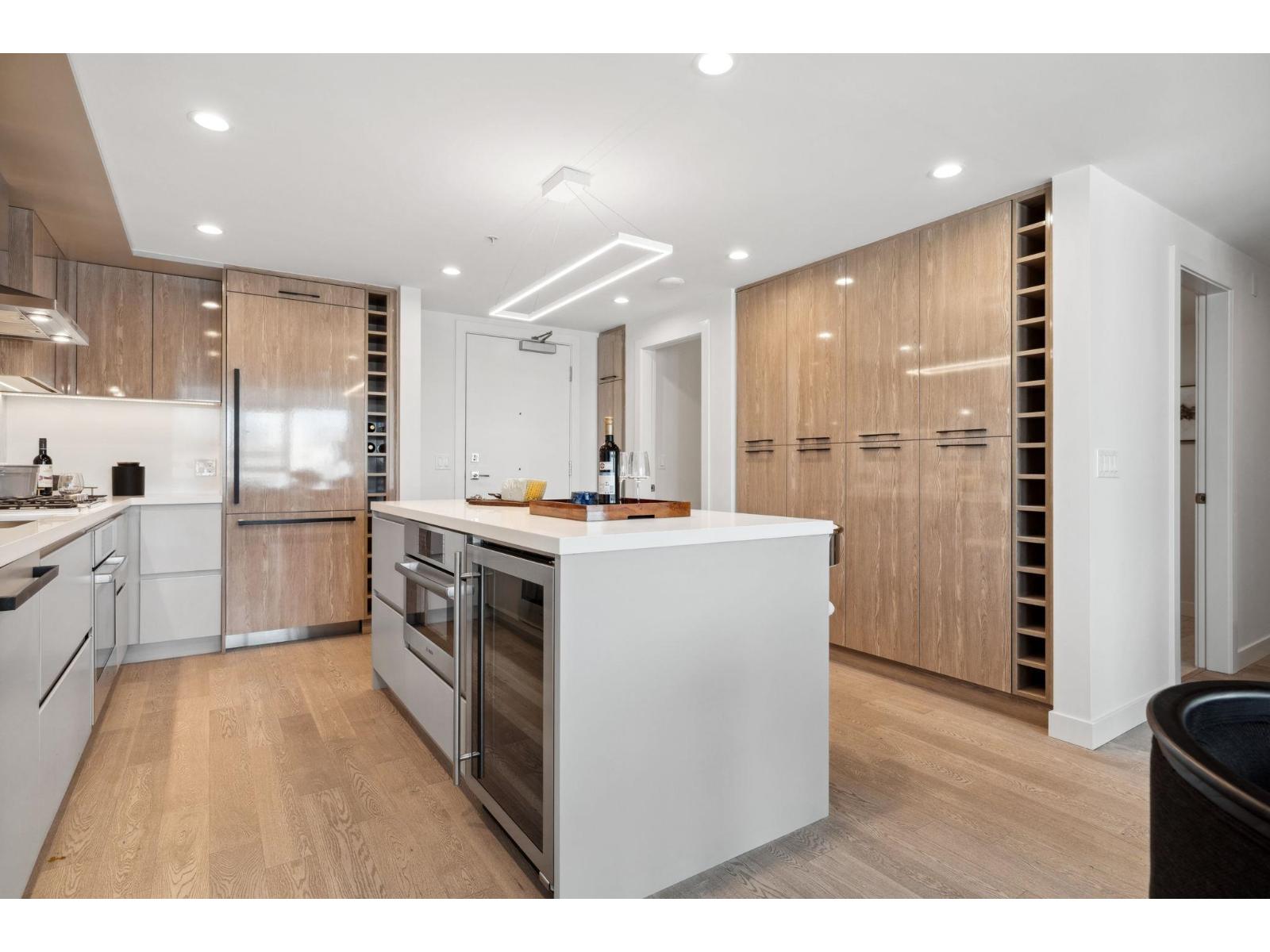 711 1526 FINLAY STREET, White Rock