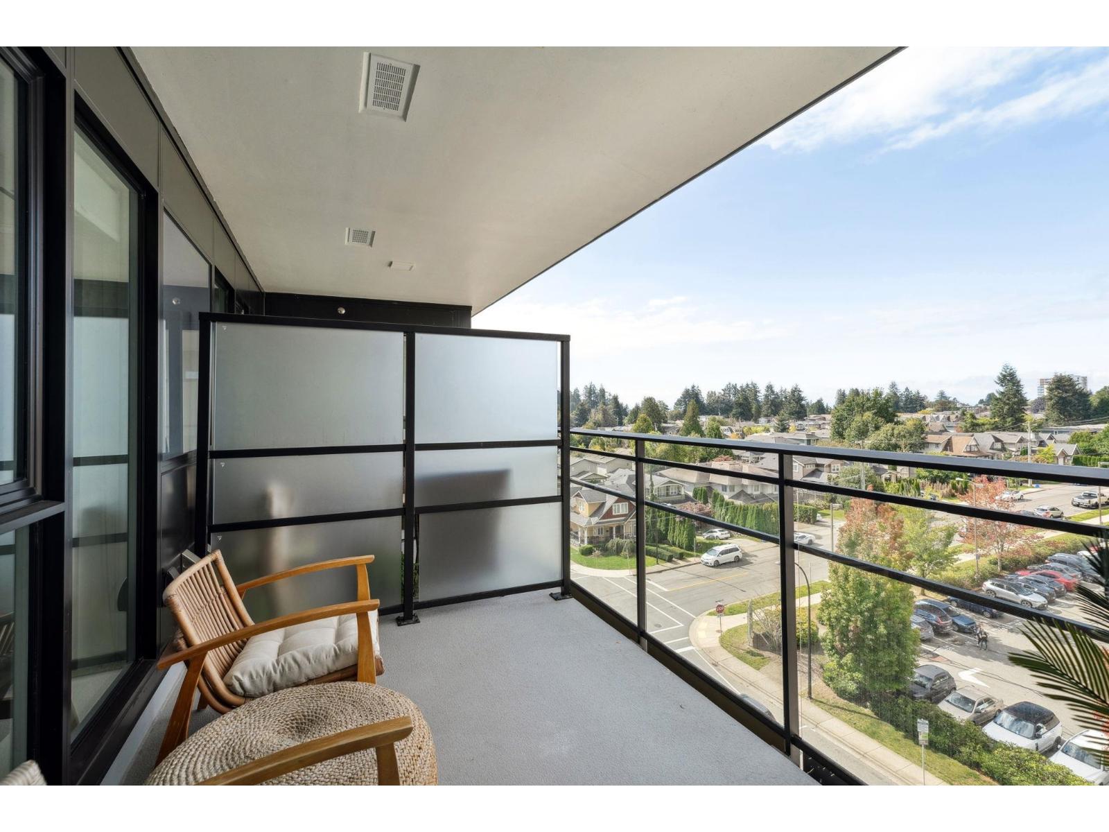 711 1526 FINLAY STREET, White Rock