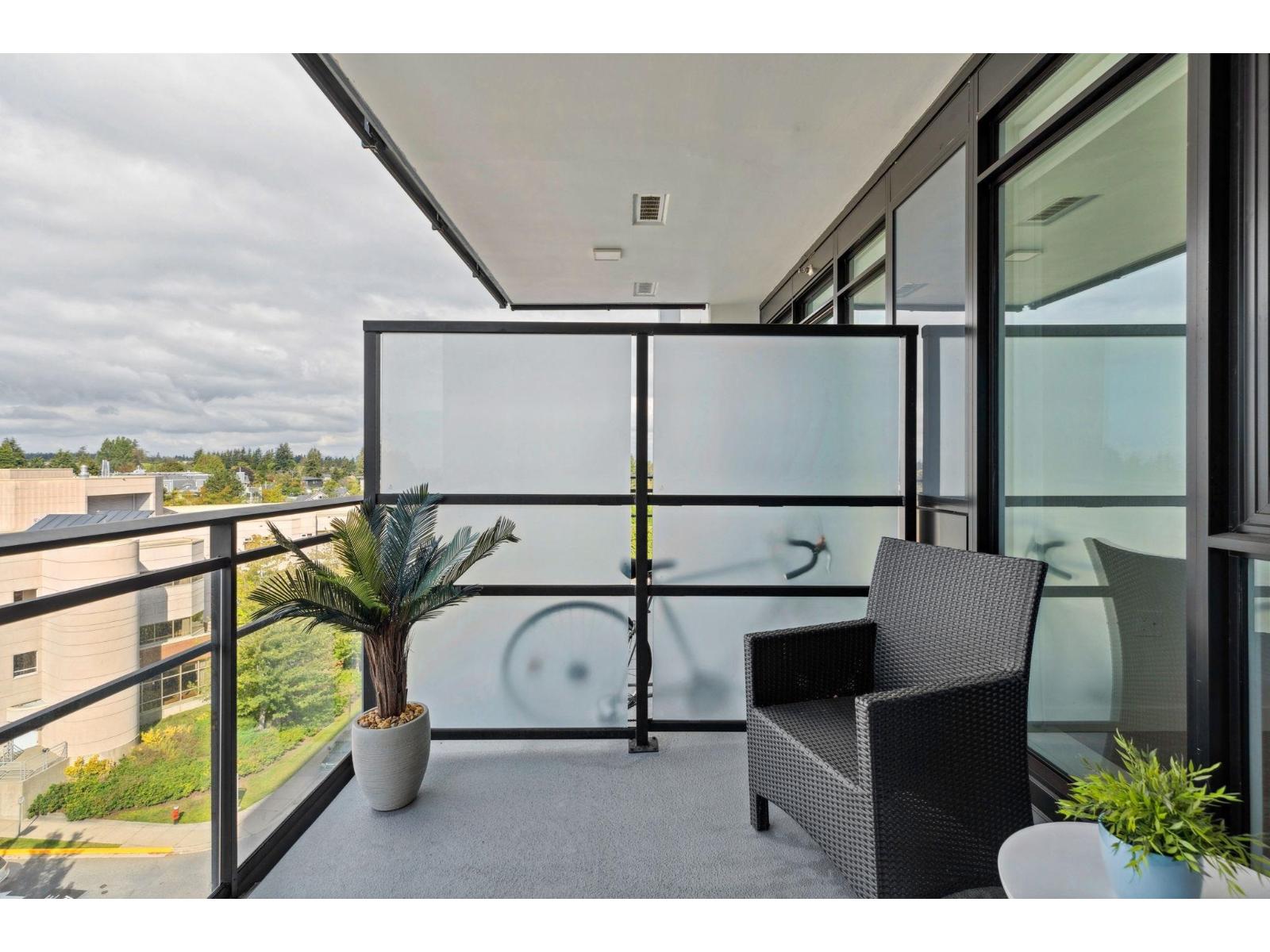 711 1526 FINLAY STREET, White Rock