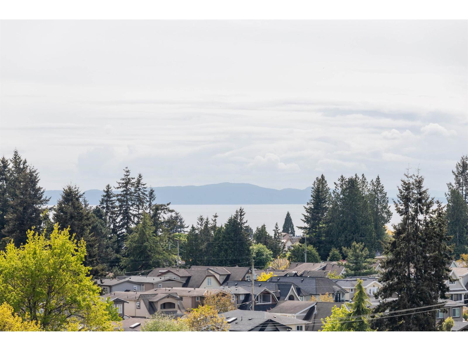 711 1526 FINLAY STREET, White Rock