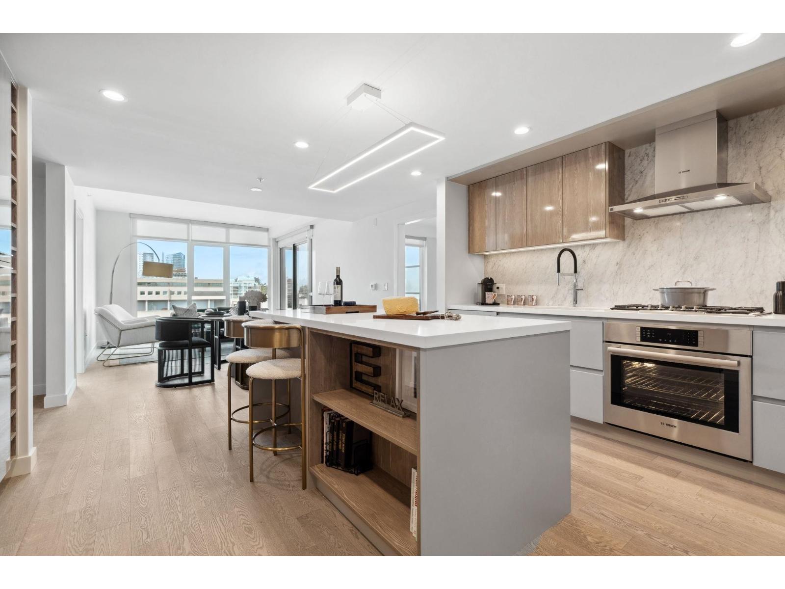 711 1526 FINLAY STREET, White Rock