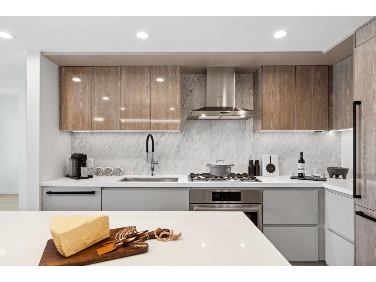 711 1526 FINLAY STREET, White Rock