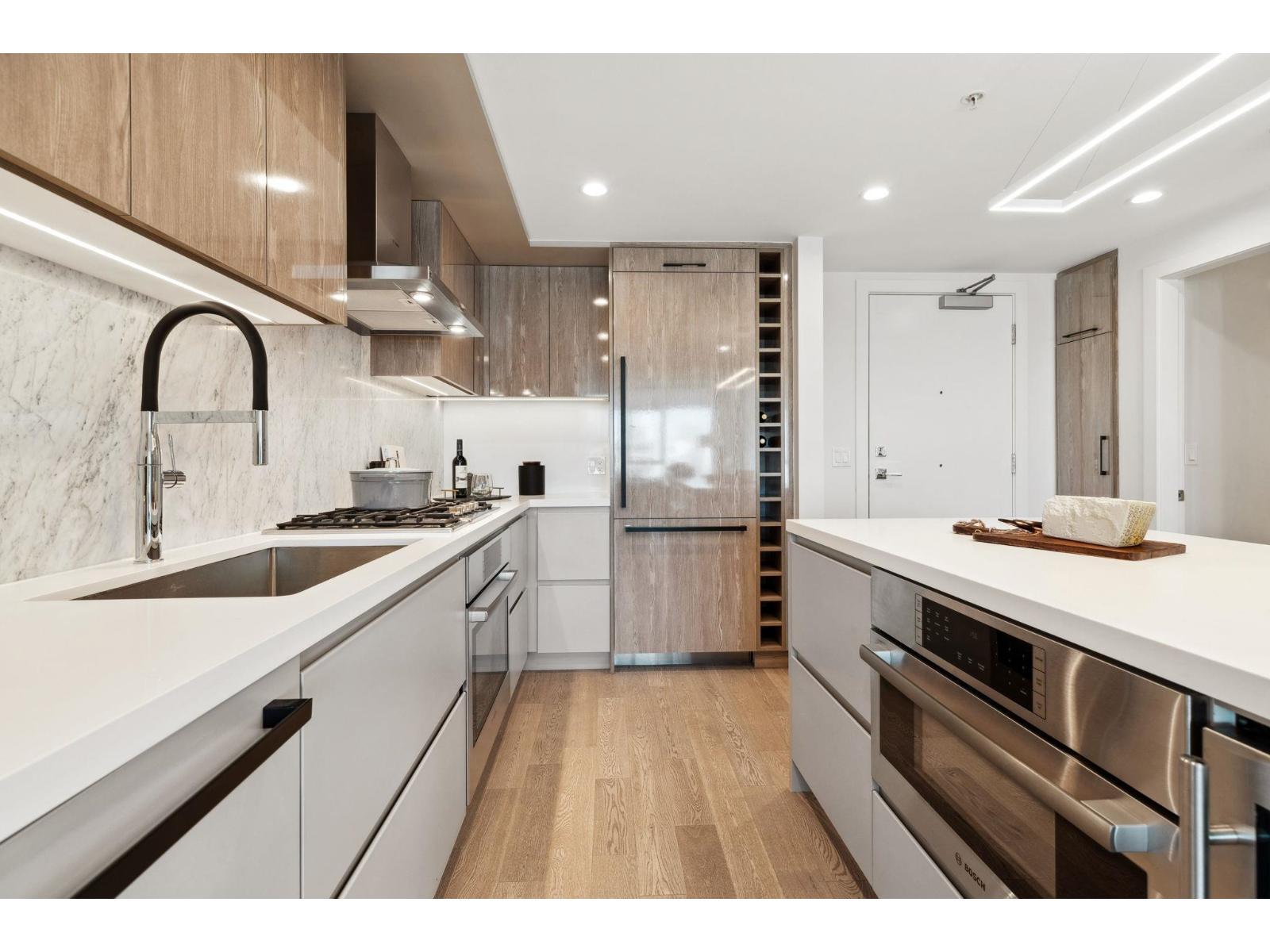 711 1526 FINLAY STREET, White Rock