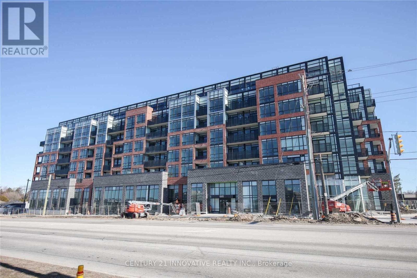 Photo 2 of 415 681 Yonge Street, Barrie ON