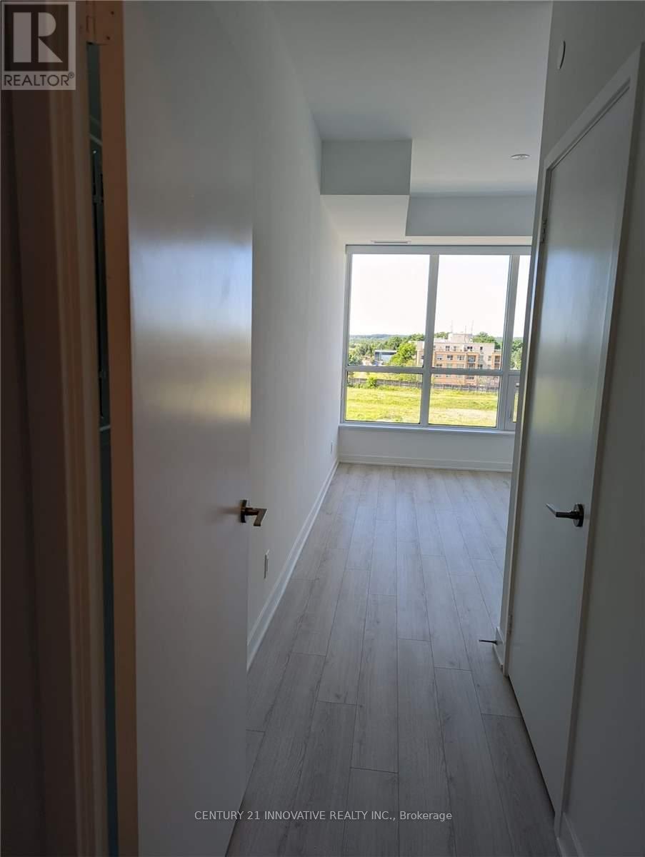 Photo 9 of 415 681 Yonge Street, Barrie ON