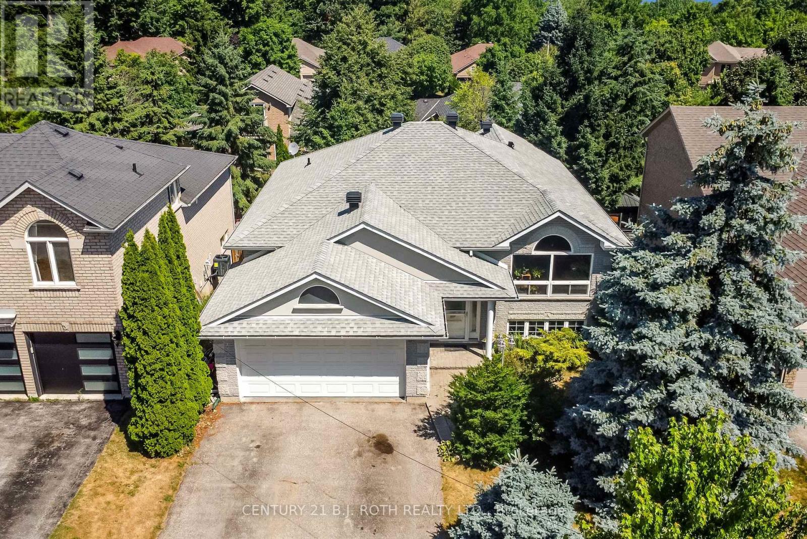 Photo 27 of 55 Bloxham Place, Barrie ON