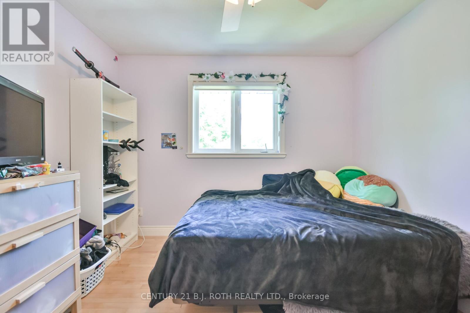 Photo 19 of 55 Bloxham Place, Barrie ON