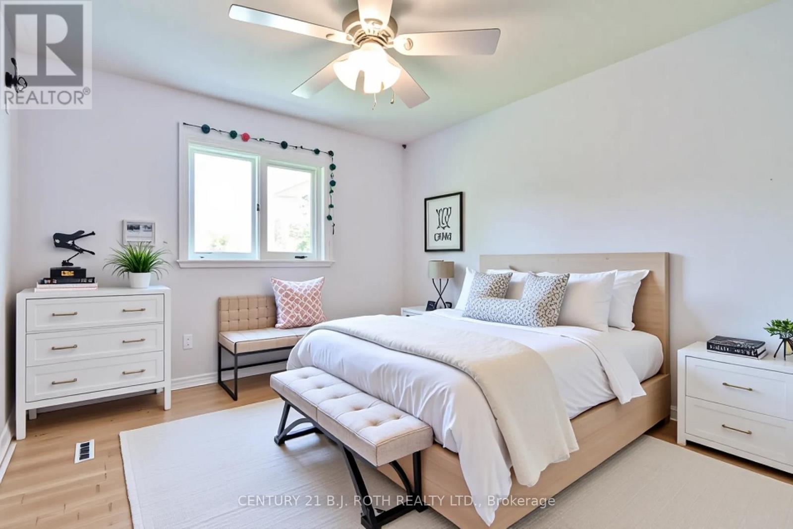 Photo 7 of 55 Bloxham Place, Barrie ON