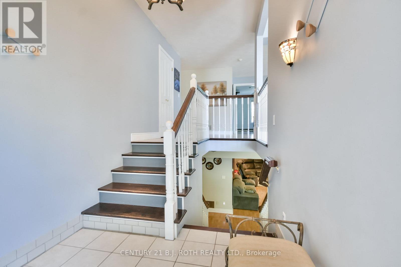 Photo 24 of 55 Bloxham Place, Barrie ON