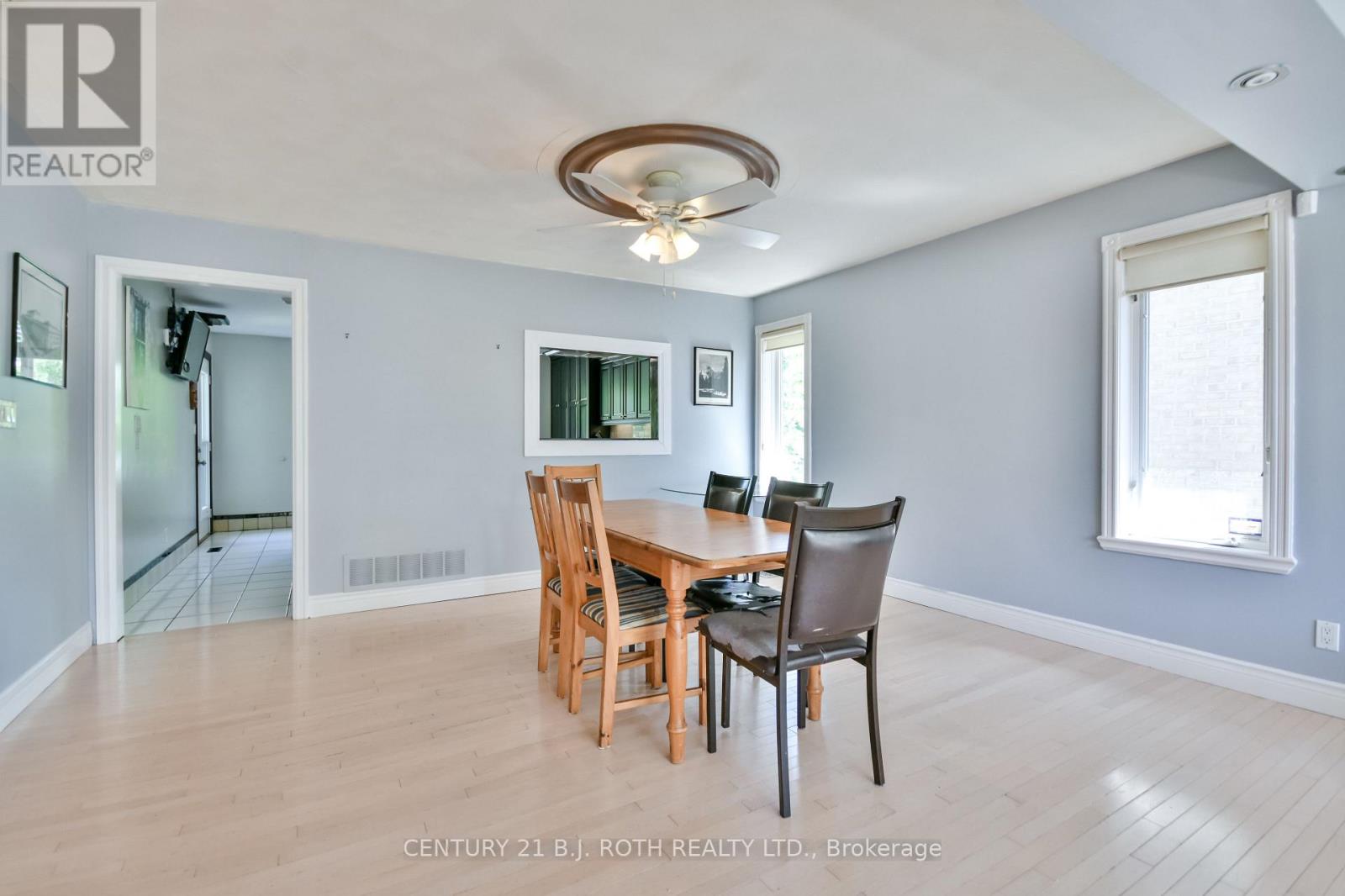 Photo 16 of 55 Bloxham Place, Barrie ON