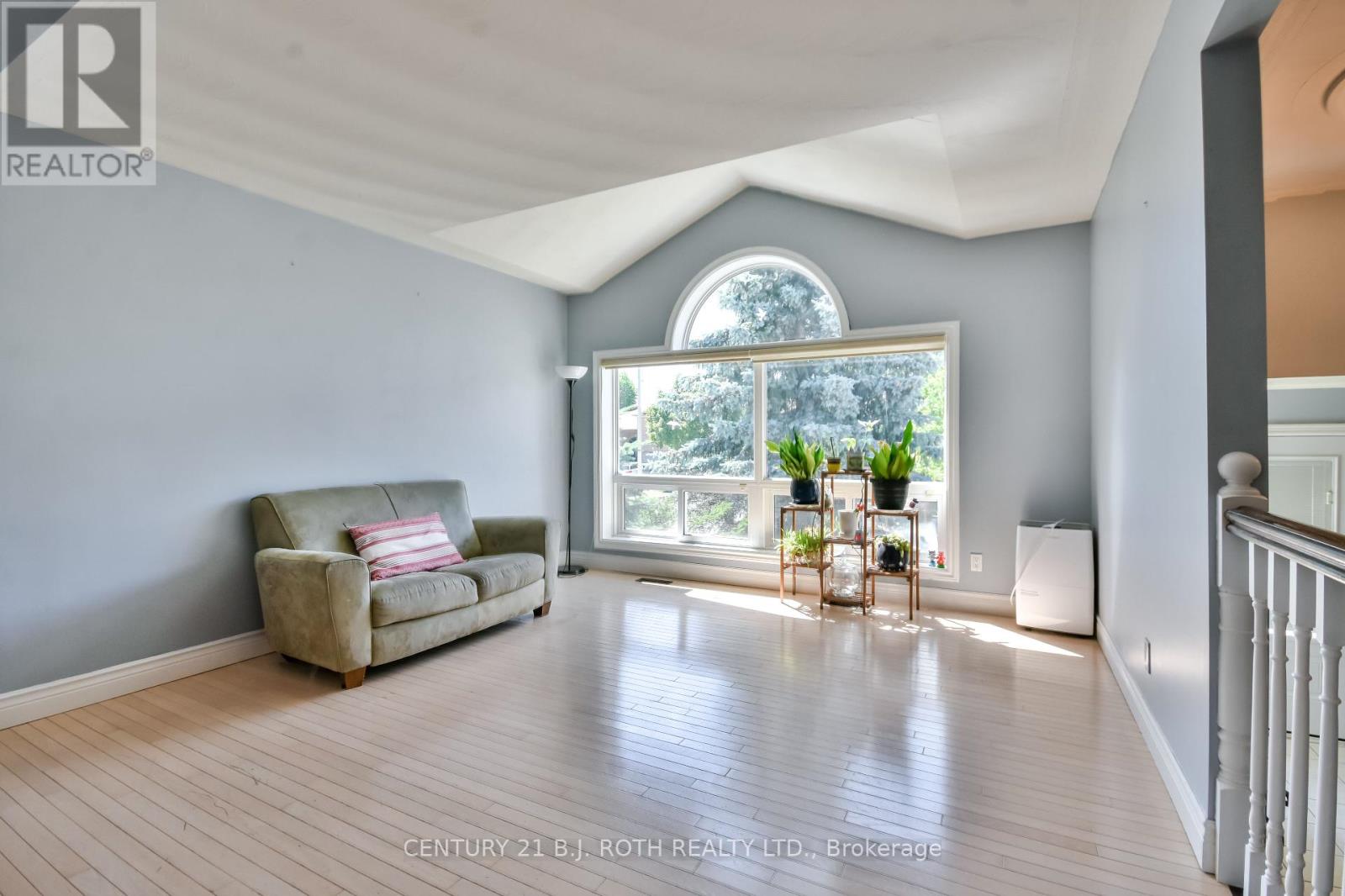 Photo 25 of 55 Bloxham Place, Barrie ON