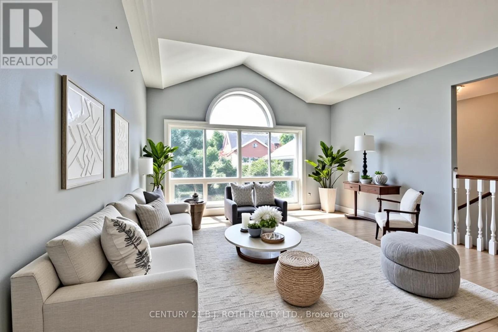 Photo 17 of 55 Bloxham Place, Barrie ON