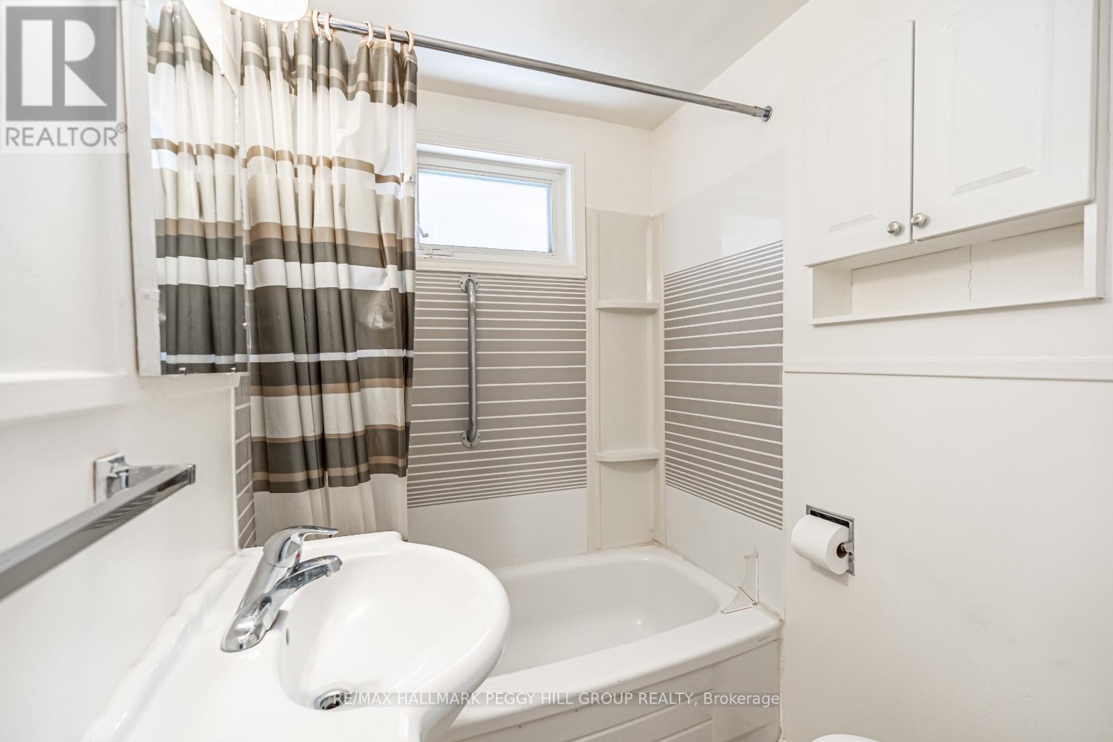Photo 14 of 98 Donald Street, Barrie ON