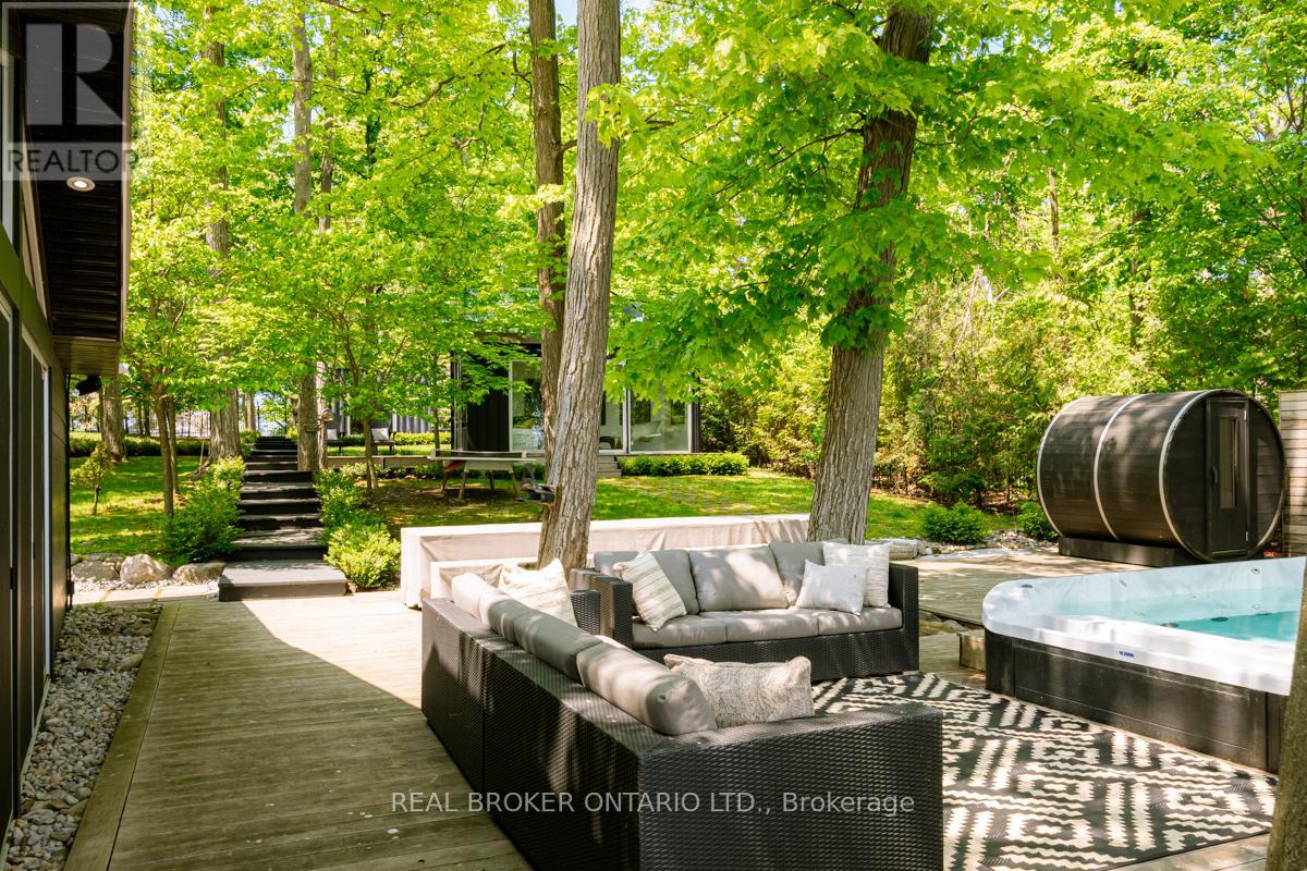 Photo 37 of 45 Ivy Lane, Orillia ON