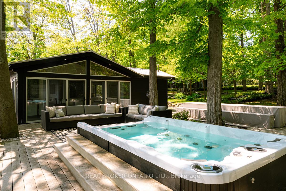 Photo 7 of 45 Ivy Lane, Orillia ON