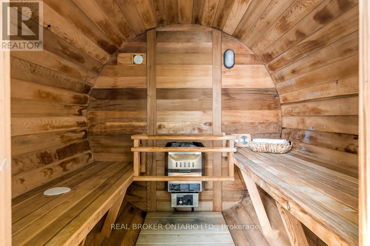 Photo 34 of 45 Ivy Lane, Orillia ON