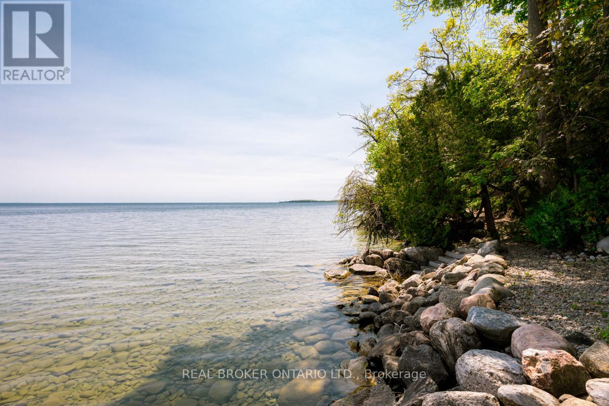 Photo 21 of 45 Ivy Lane, Orillia ON