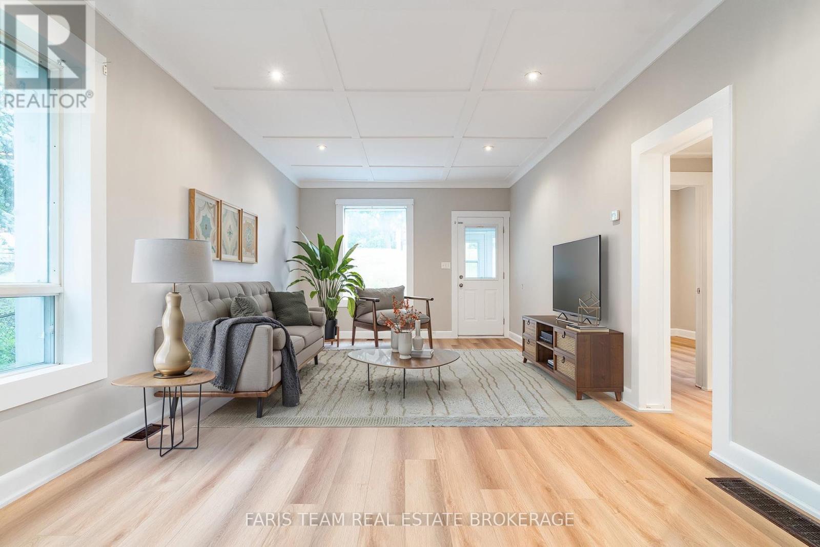 Photo 10 of 79 Poyntz Street, Penetanguishene ON