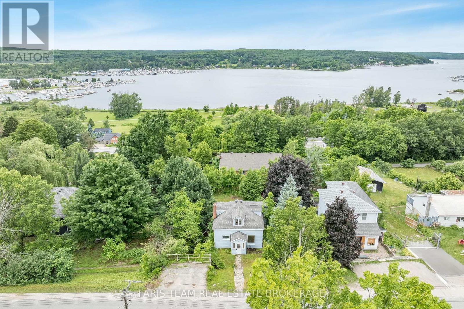 Photo 2 of 79 Poyntz Street, Penetanguishene ON