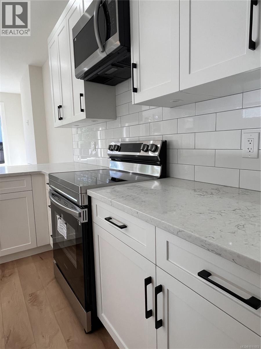 Photo 22 of 649 Hoffman Ave, Langford BC