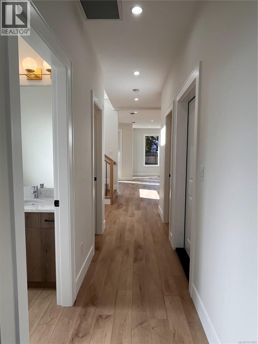Photo 3 of 649 Hoffman Ave, Langford BC