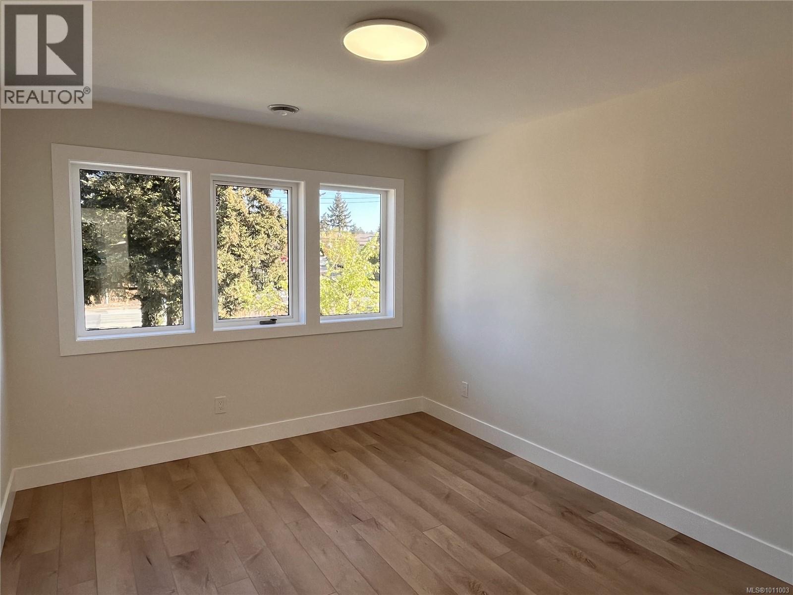 Photo 9 of 649 Hoffman Ave, Langford BC
