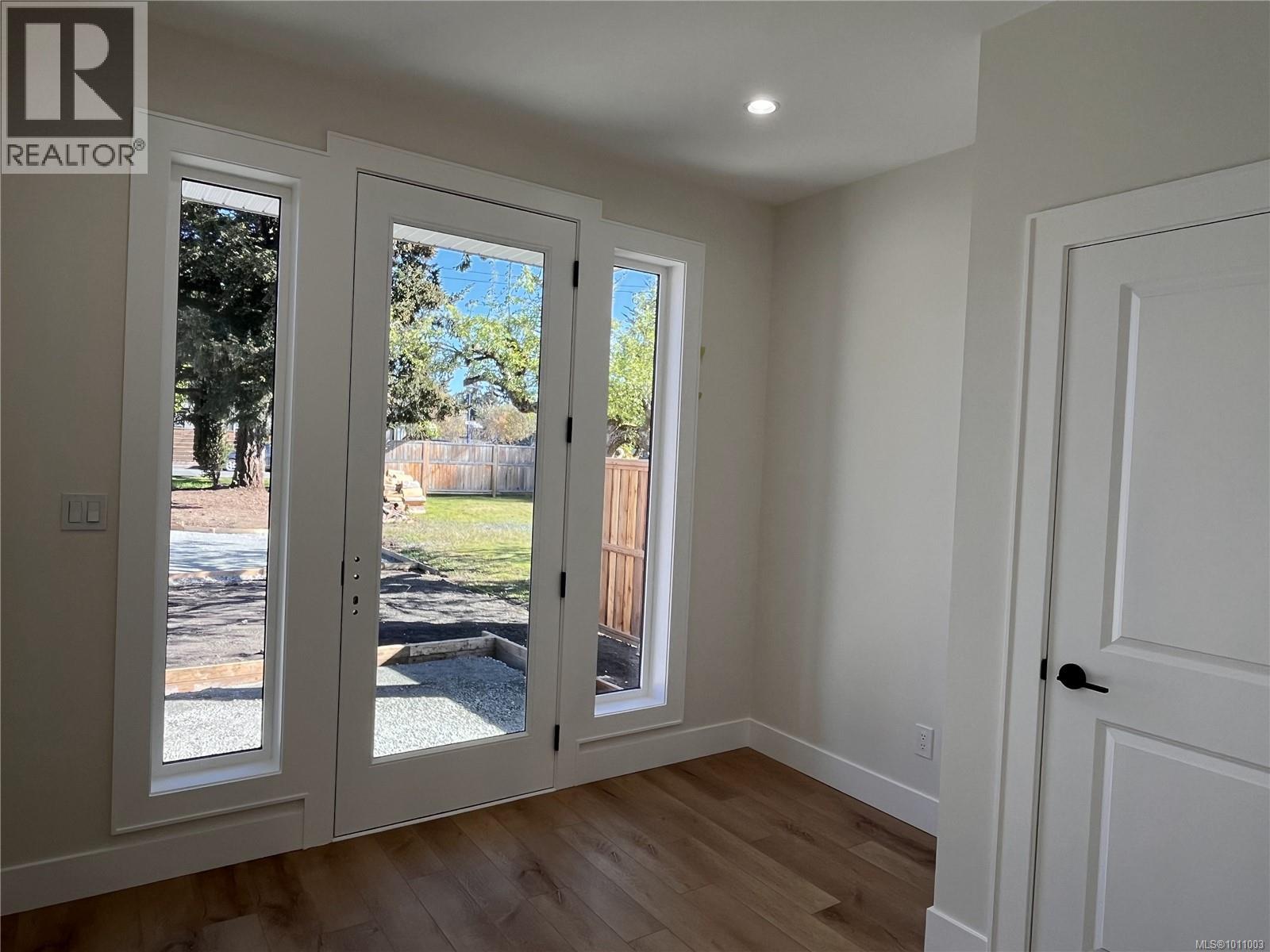 Photo 21 of 649 Hoffman Ave, Langford BC