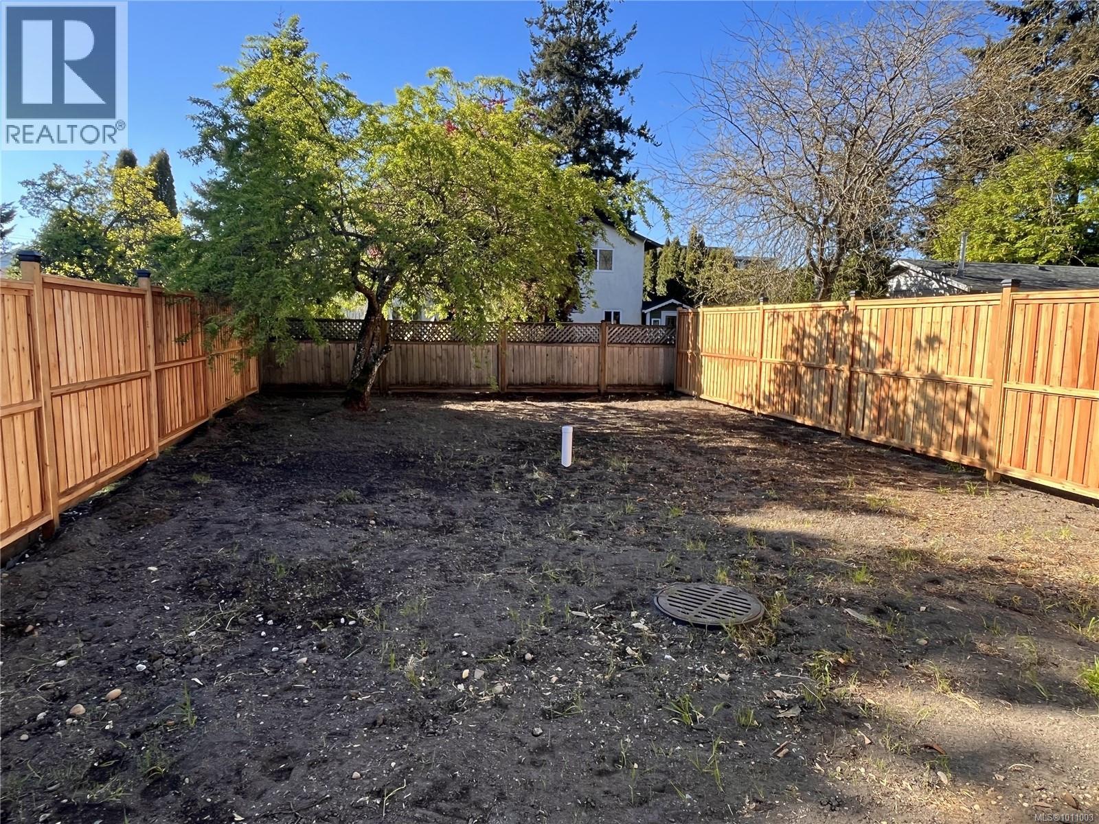 Photo 13 of 649 Hoffman Ave, Langford BC