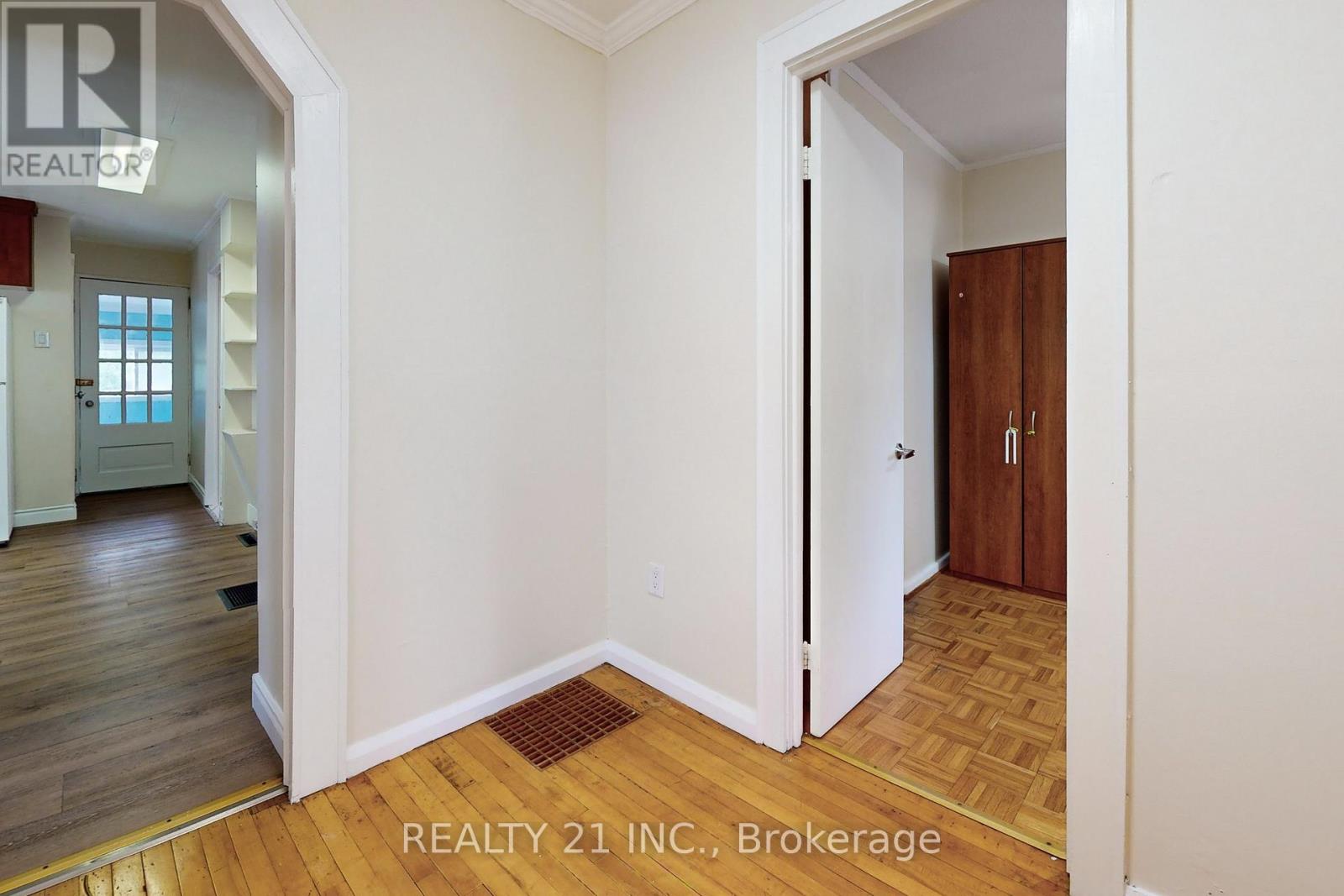 Photo 11 of 3131 Churchill Avenue, Mississauga ON