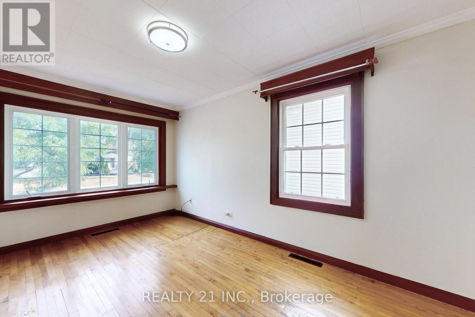 Photo 10 of 3131 Churchill Avenue, Mississauga ON