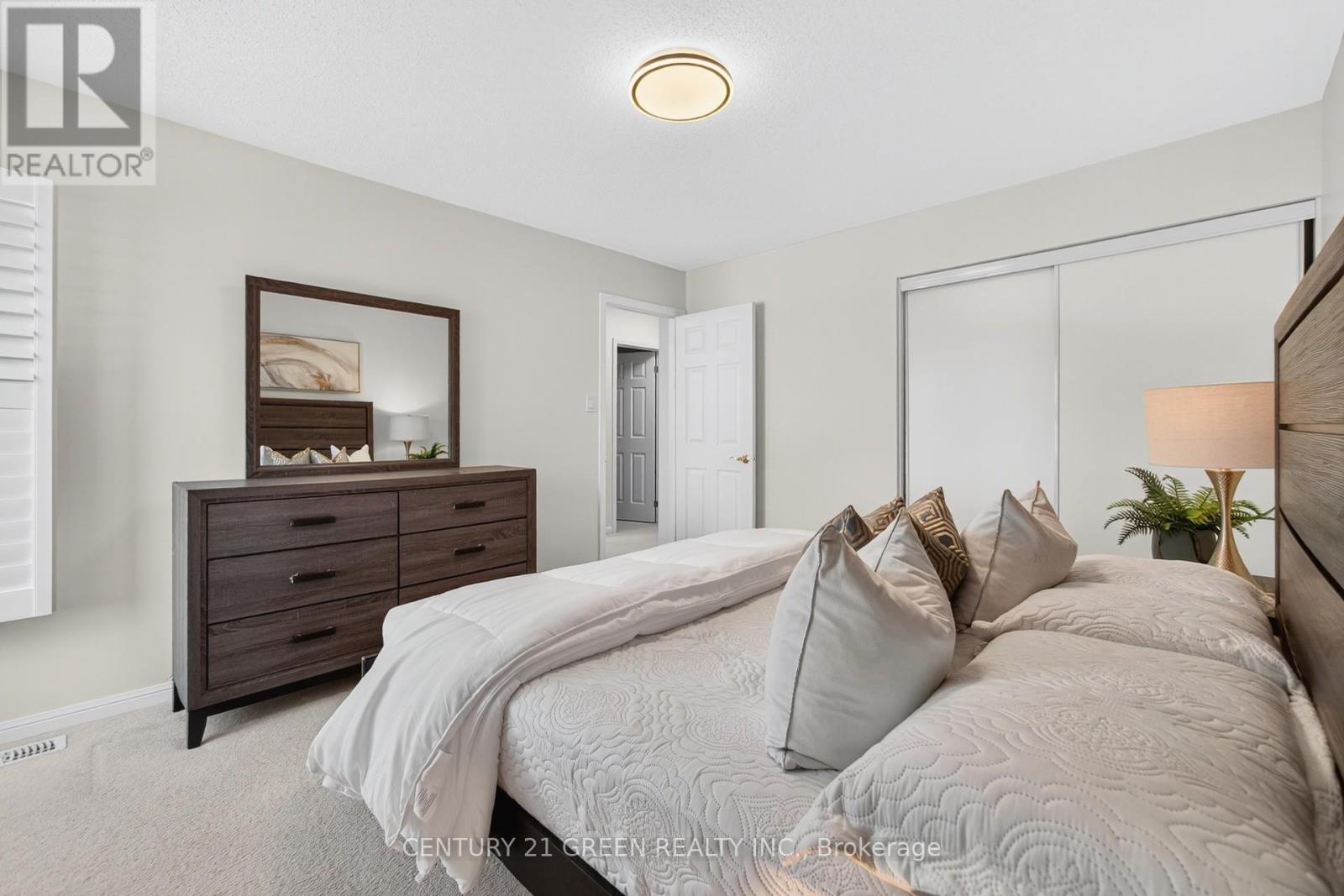Photo 13 of 936 Rigo Crossing, Milton ON