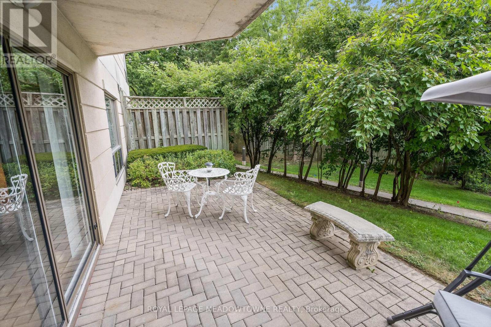 Photo 10 of 104 24 Chapel Street, Halton Hills ON