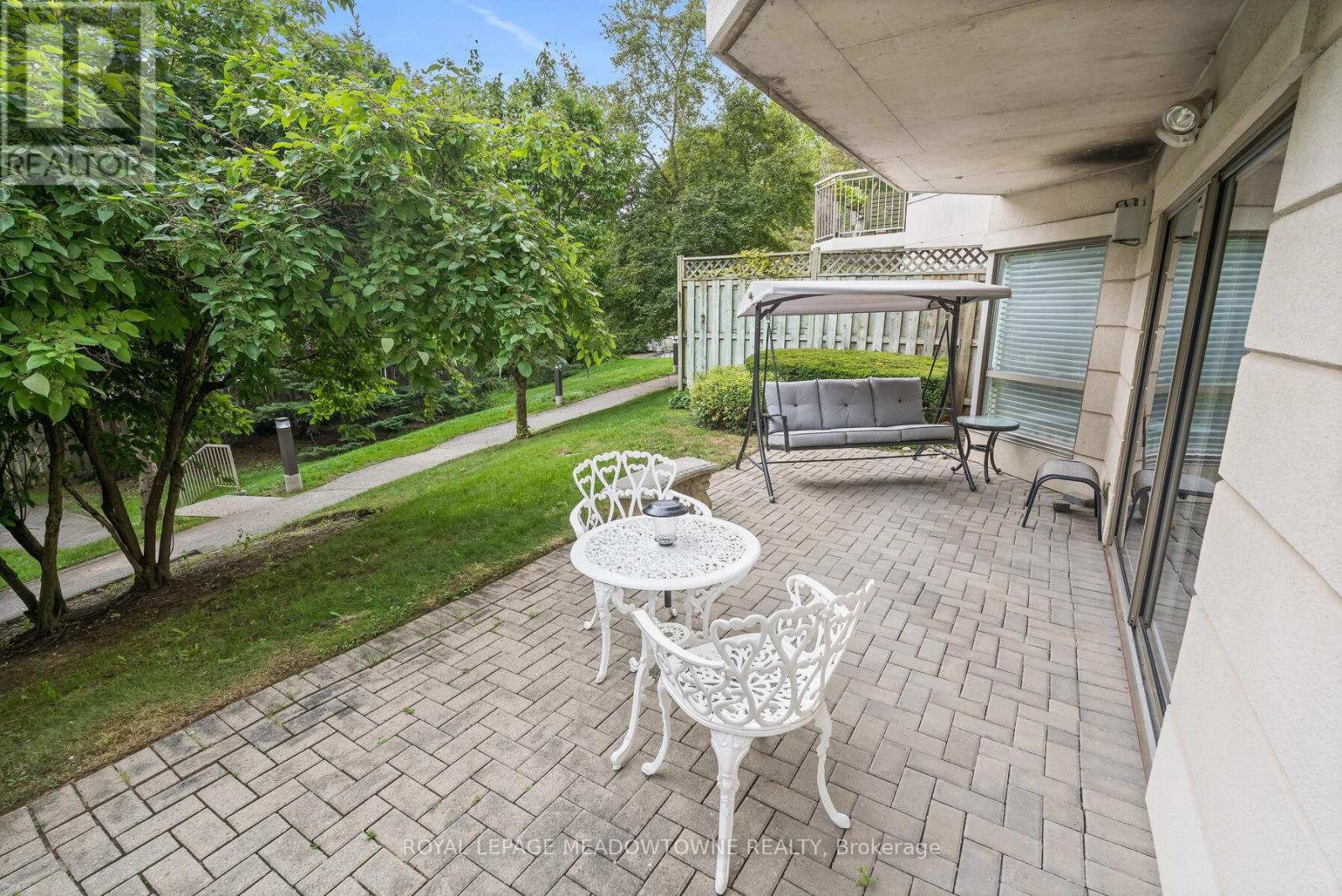 Photo 11 of 104 24 Chapel Street, Halton Hills ON