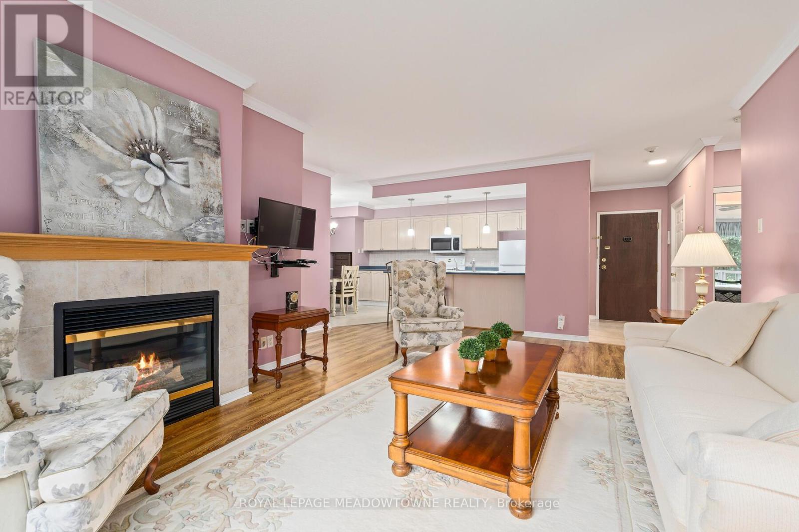 Photo 13 of 104 24 Chapel Street, Halton Hills ON