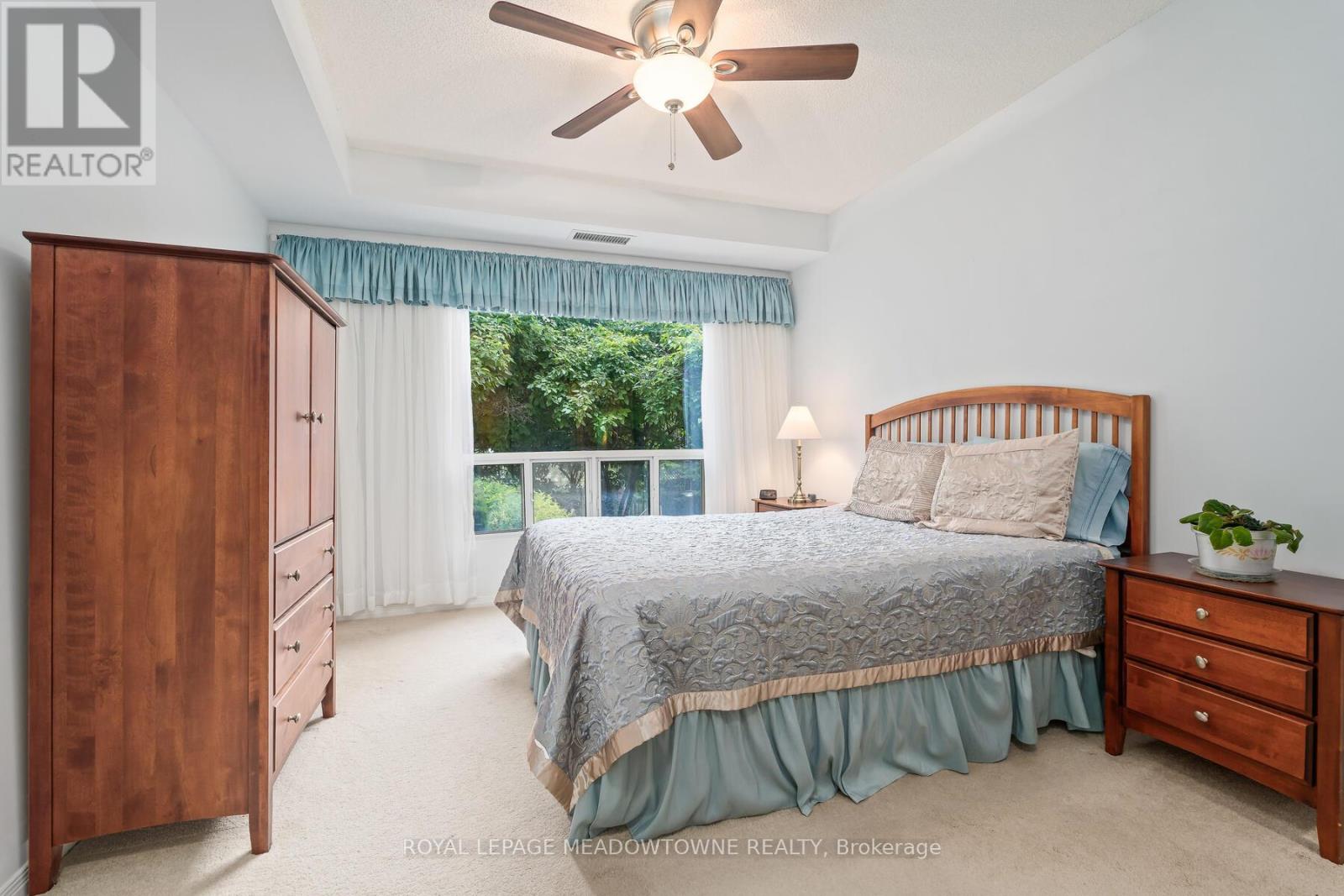 Photo 23 of 104 24 Chapel Street, Halton Hills ON