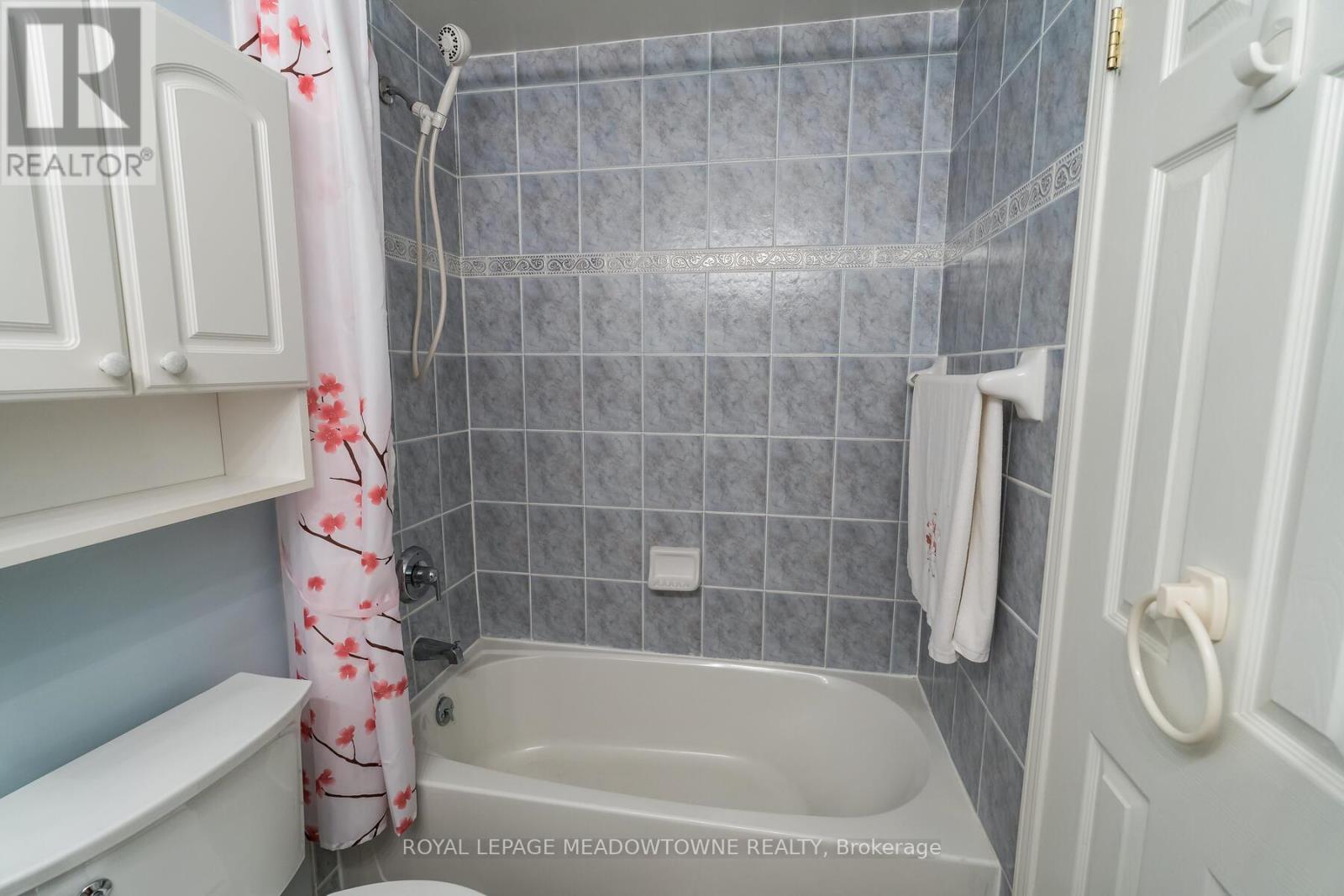 Photo 28 of 104 24 Chapel Street, Halton Hills ON