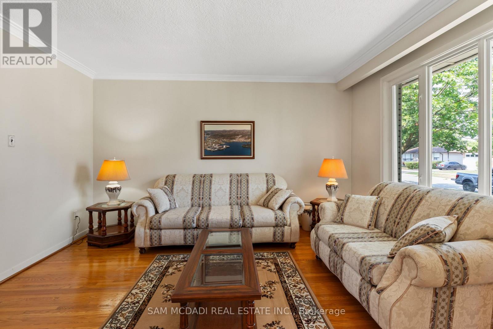 Photo 2 of 70 Frost Street, Toronto ON