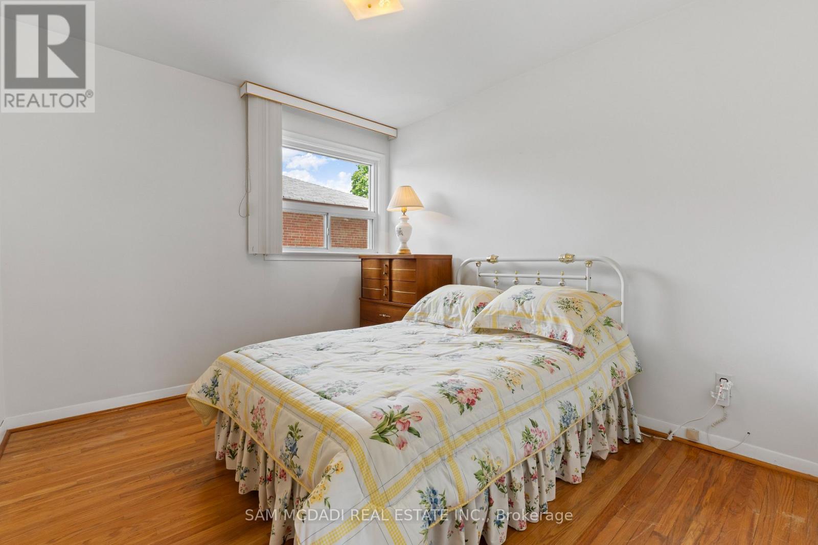 Photo 11 of 70 Frost Street, Toronto ON